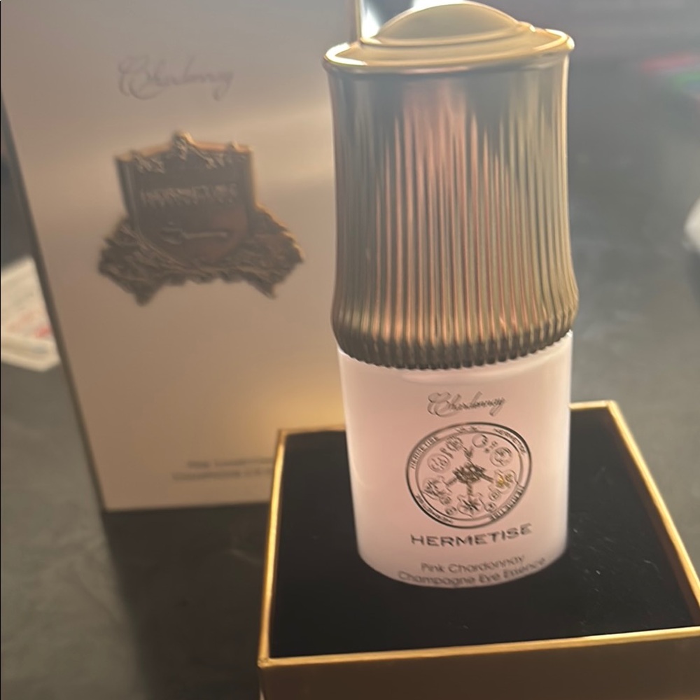 Pink Chrysanthemum Brightening Eye Essence - Pink